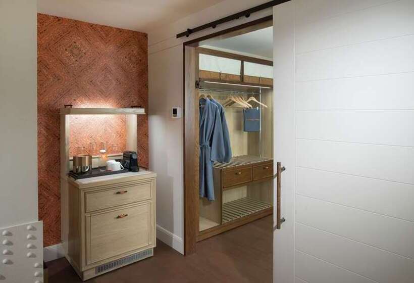 Отель Canopy By Hilton Washington Embassy Row