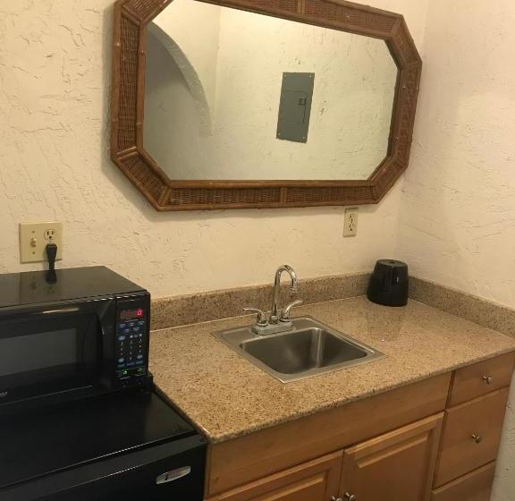 호텔 Channel Islands Inn