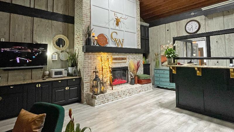 فندق Charles Wesley Motor Lodge