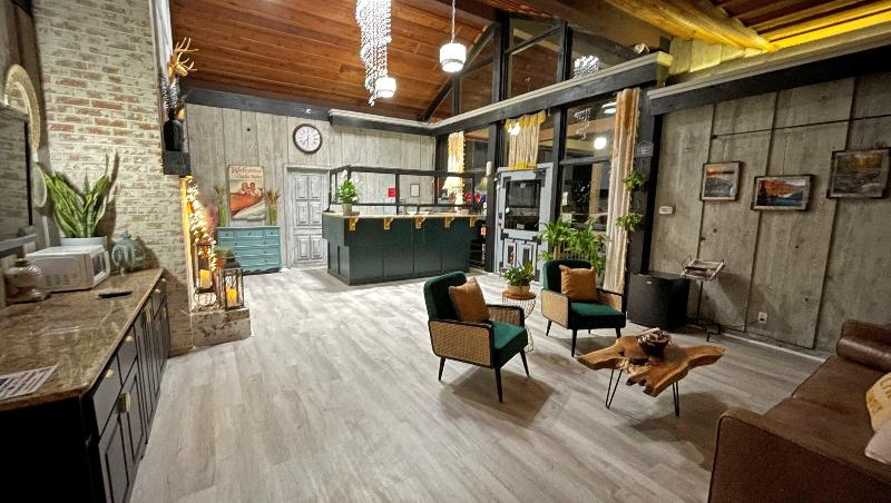 فندق Charles Wesley Motor Lodge