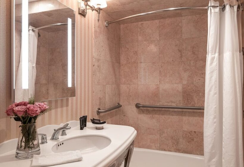 酒店 Chateau Inn And Suites