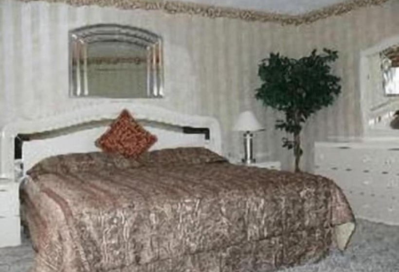 Отель Chateau Royale Inn