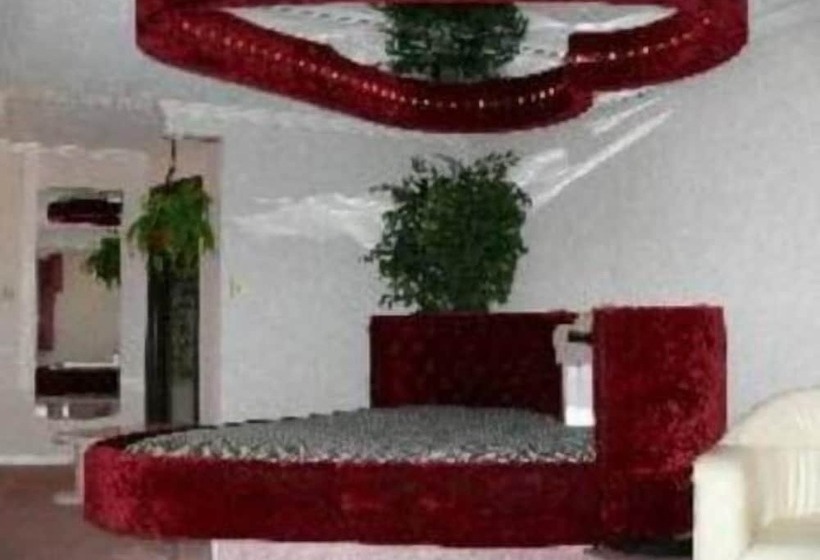 Отель Chateau Royale Inn