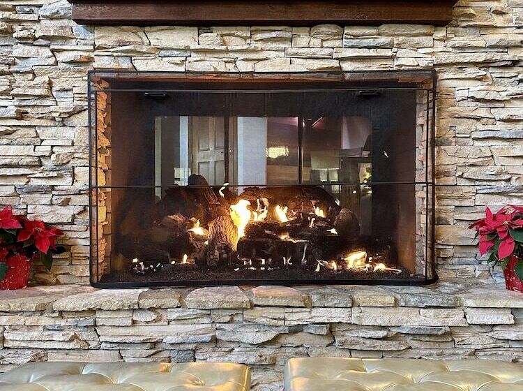 هتل Cherry Valley