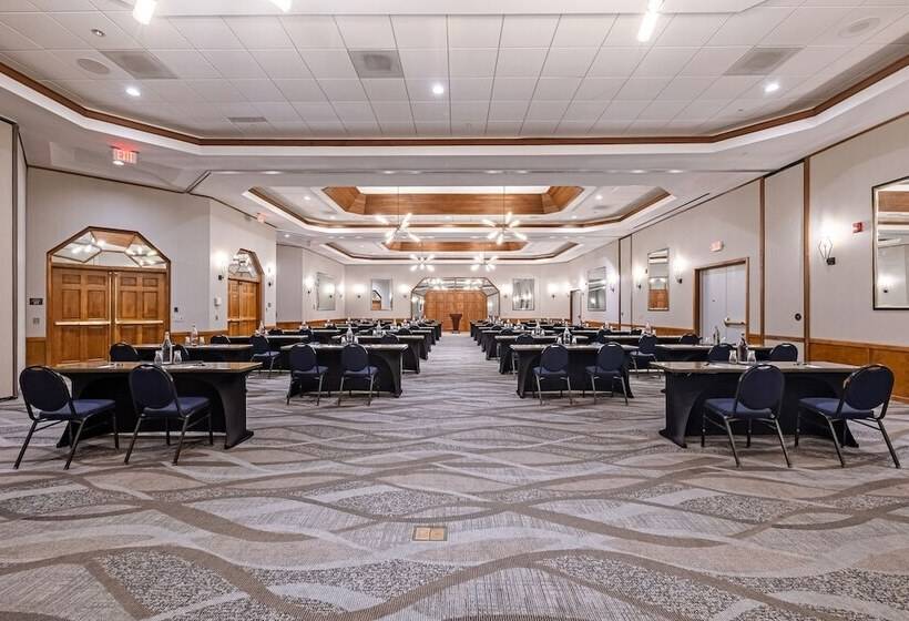 هتل Cherry Valley