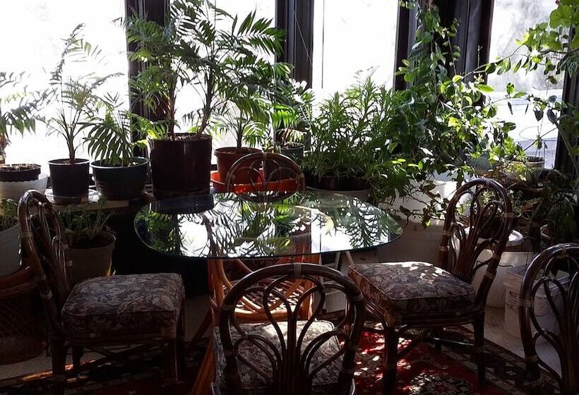 호텔 Chestnut Charm Bed & Breakfast