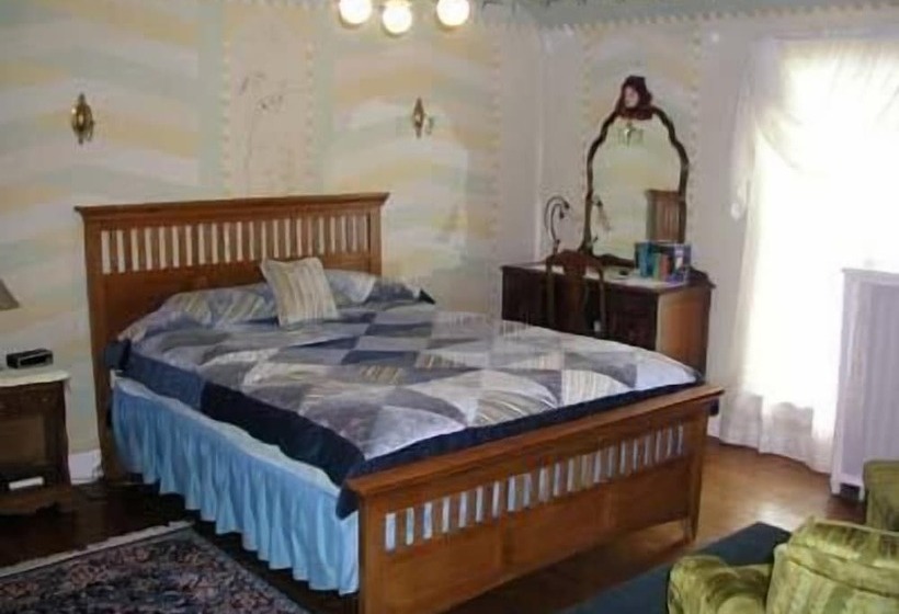 호텔 Chestnut Charm Bed & Breakfast