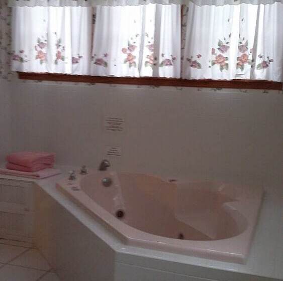 호텔 Chestnut Charm Bed & Breakfast