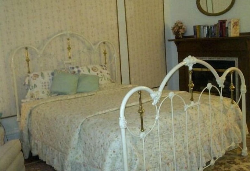 호텔 Chestnut Charm Bed & Breakfast