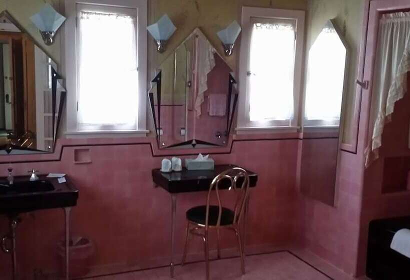 호텔 Chestnut Charm Bed & Breakfast