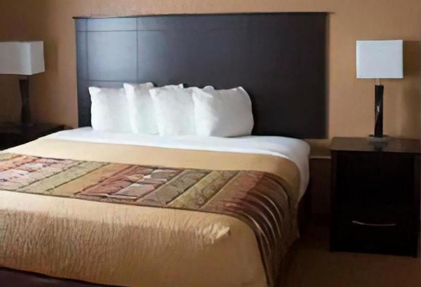 فندق Chieftain Conference Center