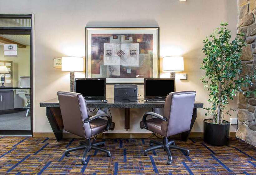 בית מלון כפרי Howard Johnson By Wyndham Merrillville