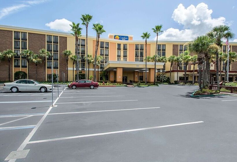 Отель Comfort Inn & Suites Kissimmee By The Parks