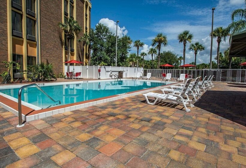 Отель Comfort Inn & Suites Kissimmee By The Parks