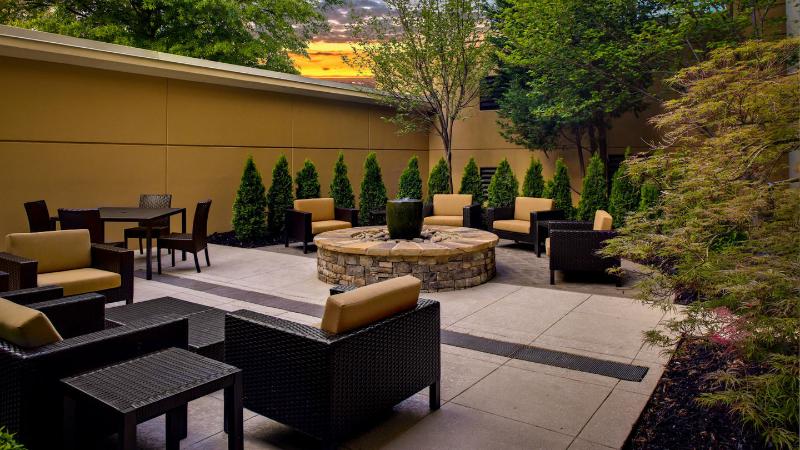 فندق Courtyard By Marriott Atlanta Buckhead