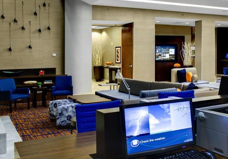 فندق Courtyard By Marriott Atlanta Buckhead