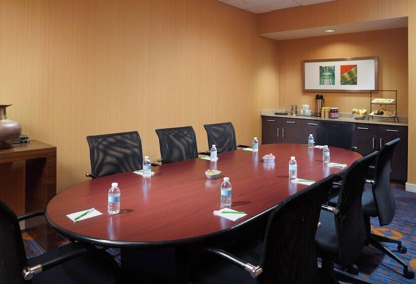 هتل Courtyard By Marriott Atlanta Buckhead