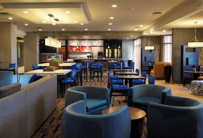 ホテル Courtyard By Marriott Bloomington