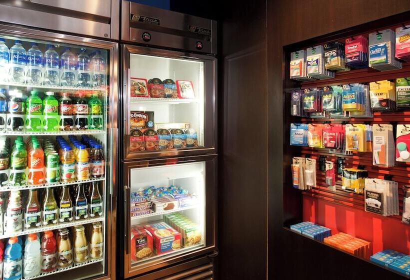 ホテル Courtyard By Marriott Bloomington