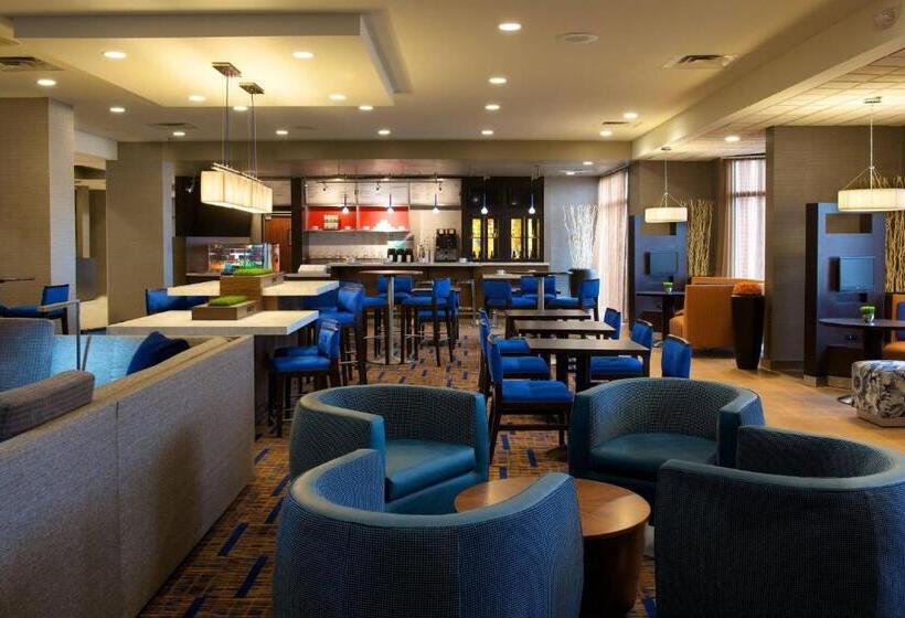 ホテル Courtyard By Marriott Bloomington