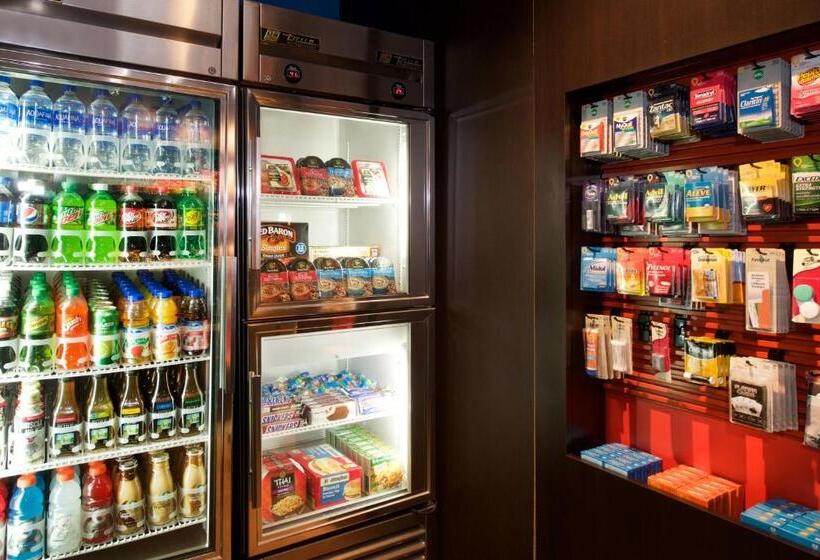 ホテル Courtyard By Marriott Bloomington