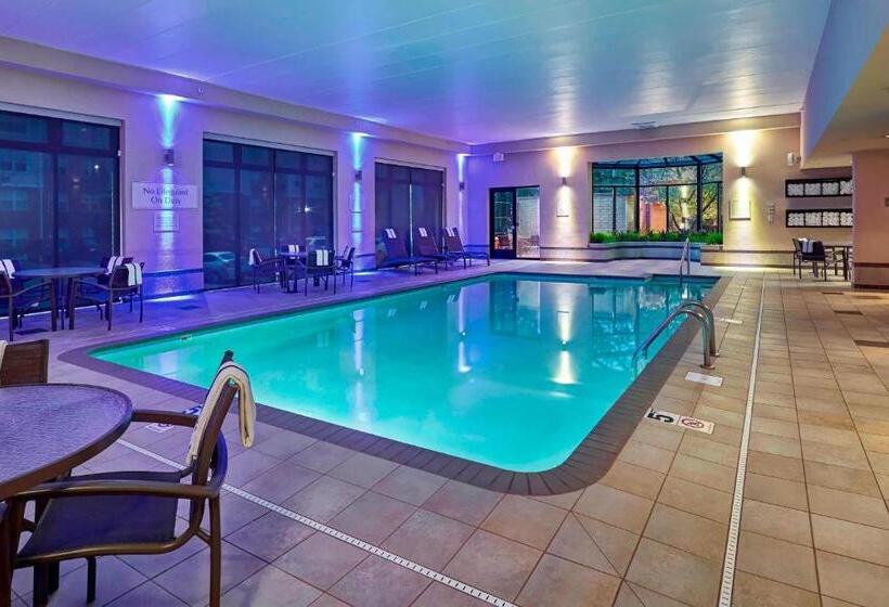 ホテル Courtyard By Marriott Bloomington Mall Of America