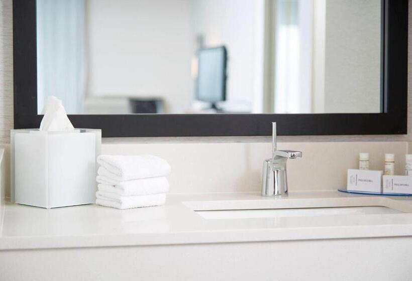 هتل Courtyard By Marriott Bloomington Mall Of America