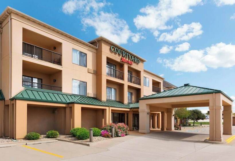 فندق Courtyard By Marriott Bloomington Normal