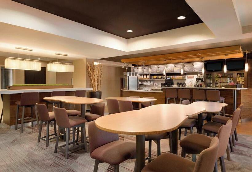 فندق Courtyard By Marriott Bloomington Normal