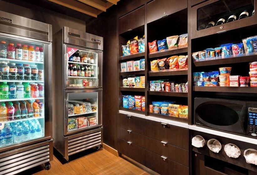 فندق Courtyard By Marriott Bloomington Normal