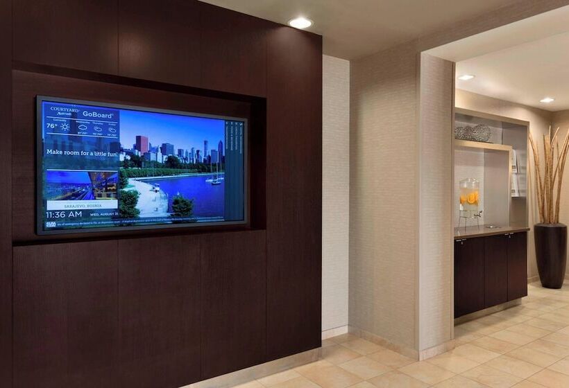 فندق Courtyard By Marriott Bloomington Normal