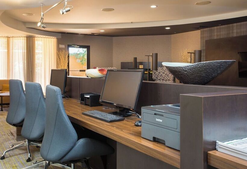 فندق Courtyard By Marriott Boston Westborough