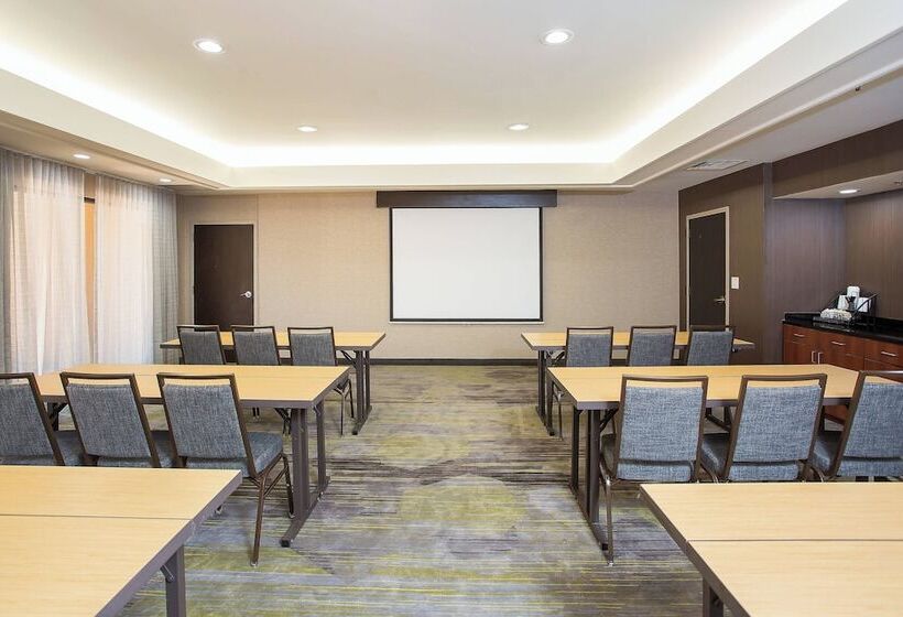 فندق Courtyard By Marriott Boston Westborough