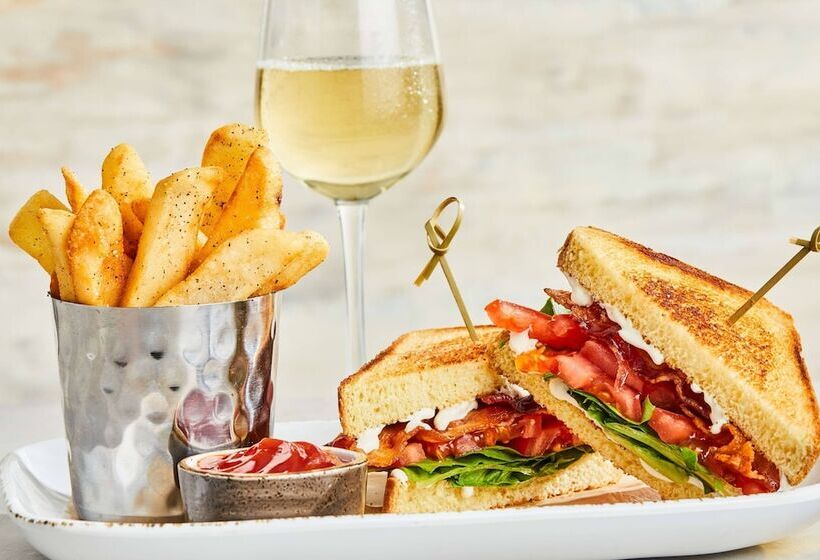 فندق Courtyard By Marriott Boston Westborough