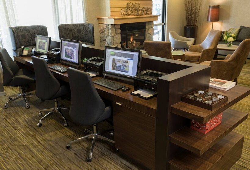 فندق Courtyard By Marriott Anchorage Airport