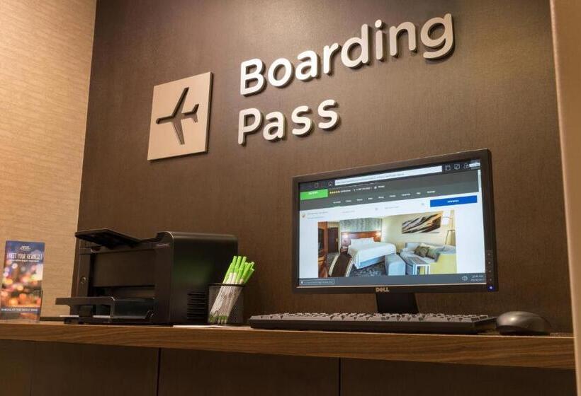 فندق Courtyard By Marriott Anchorage Airport