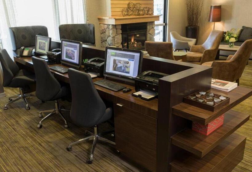 فندق Courtyard By Marriott Anchorage Airport