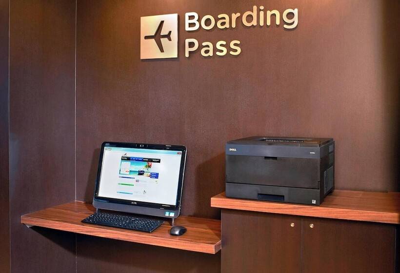 ホテル Courtyard Cleveland Airport North