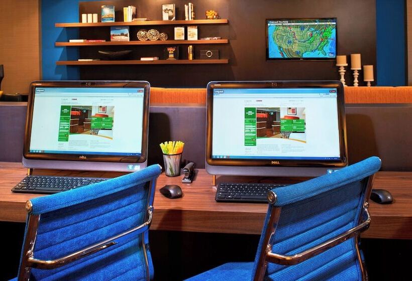 ホテル Courtyard Cleveland Airport North