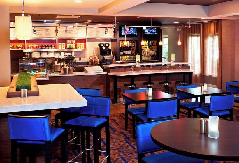 هتل Courtyard Cleveland Airport North