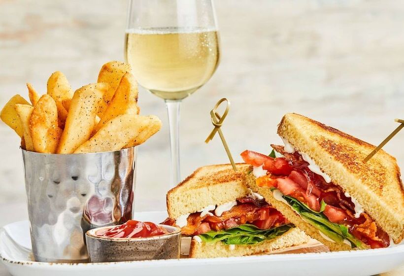 ホテル Courtyard Cleveland Airport North