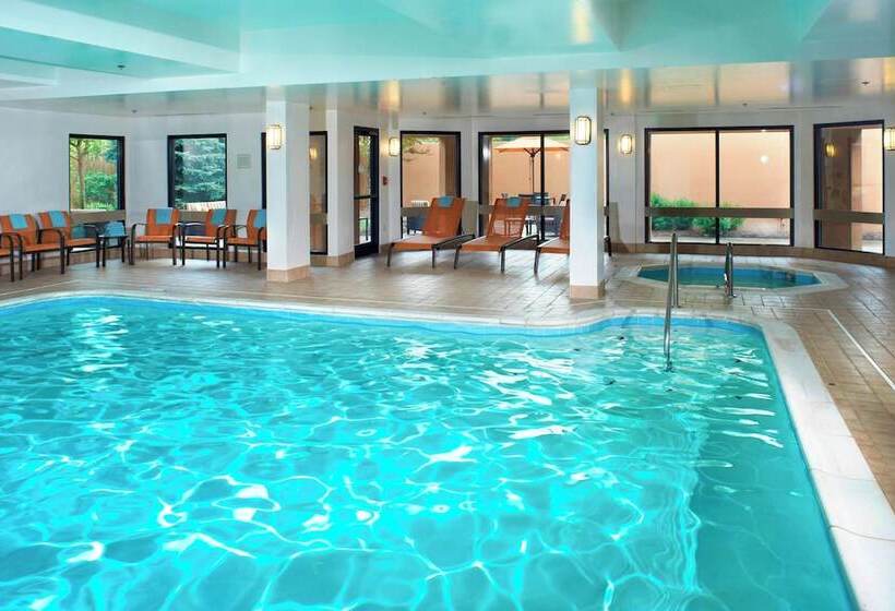 ホテル Courtyard Cleveland Airport North