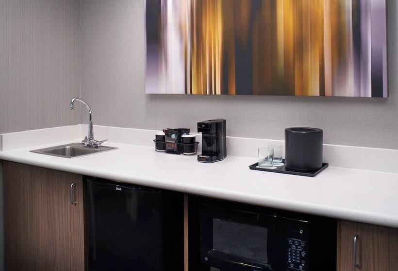 ホテル Courtyard Cleveland Airport North