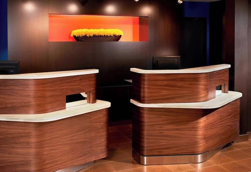 ホテル Courtyard Cleveland Airport North