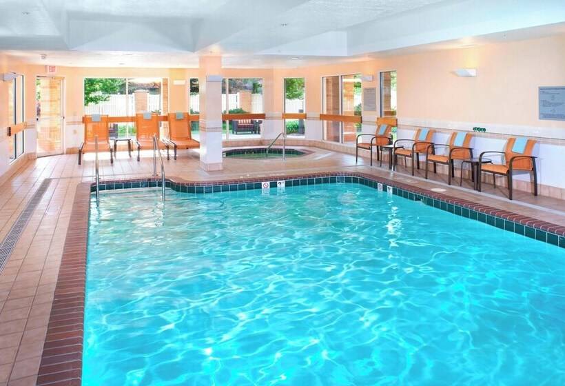 호텔 Courtyard Cleveland Independence