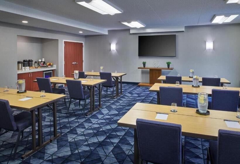 호텔 Courtyard By Marriott Detroit Livonia