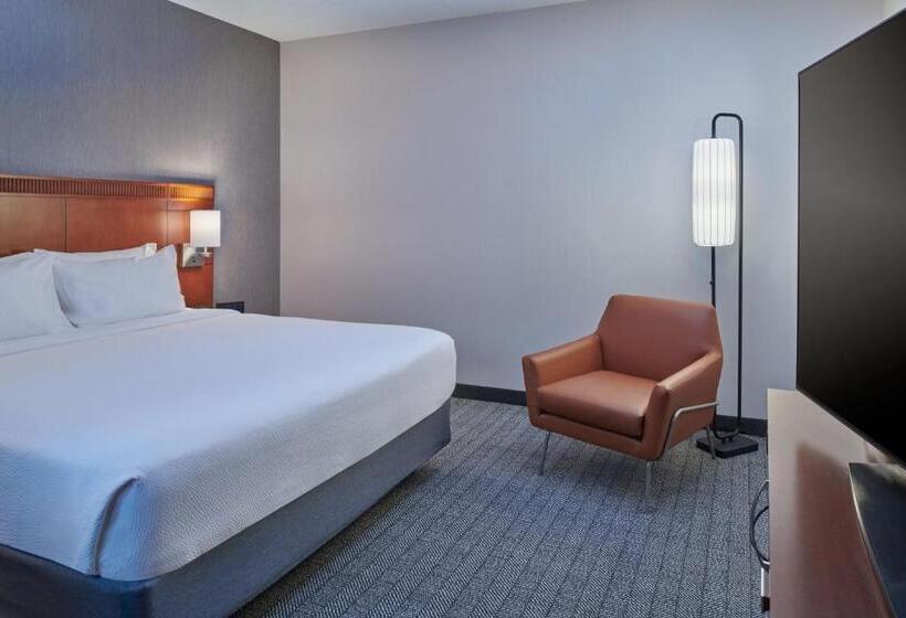 ホテル Courtyard By Marriott Detroit Livonia