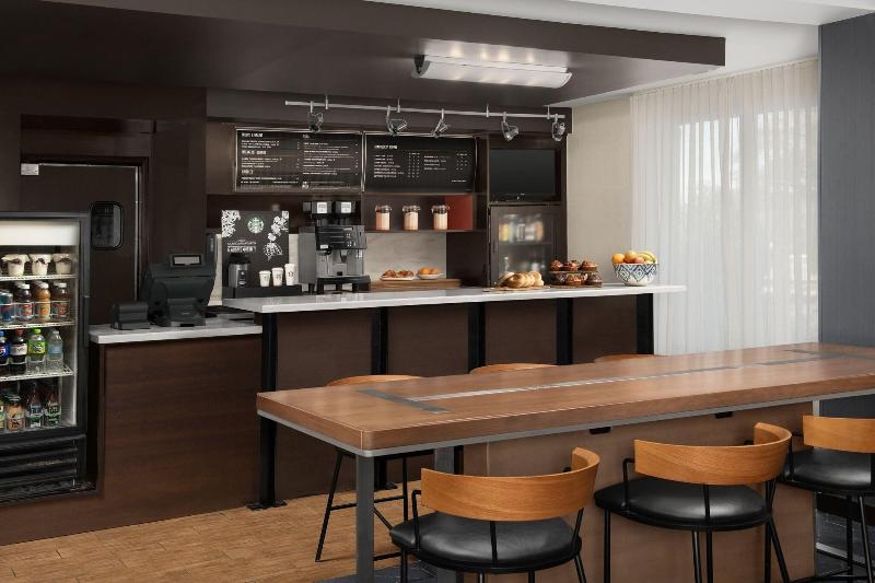 هتل Courtyard By Marriott Dothan