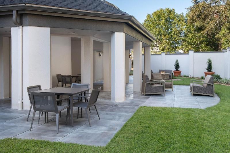 هتل Courtyard By Marriott Dothan