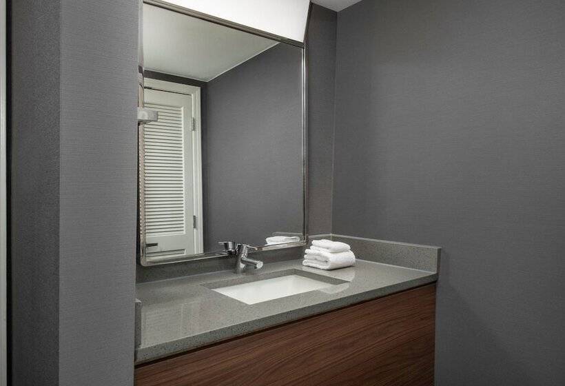 هتل Courtyard By Marriott Dothan